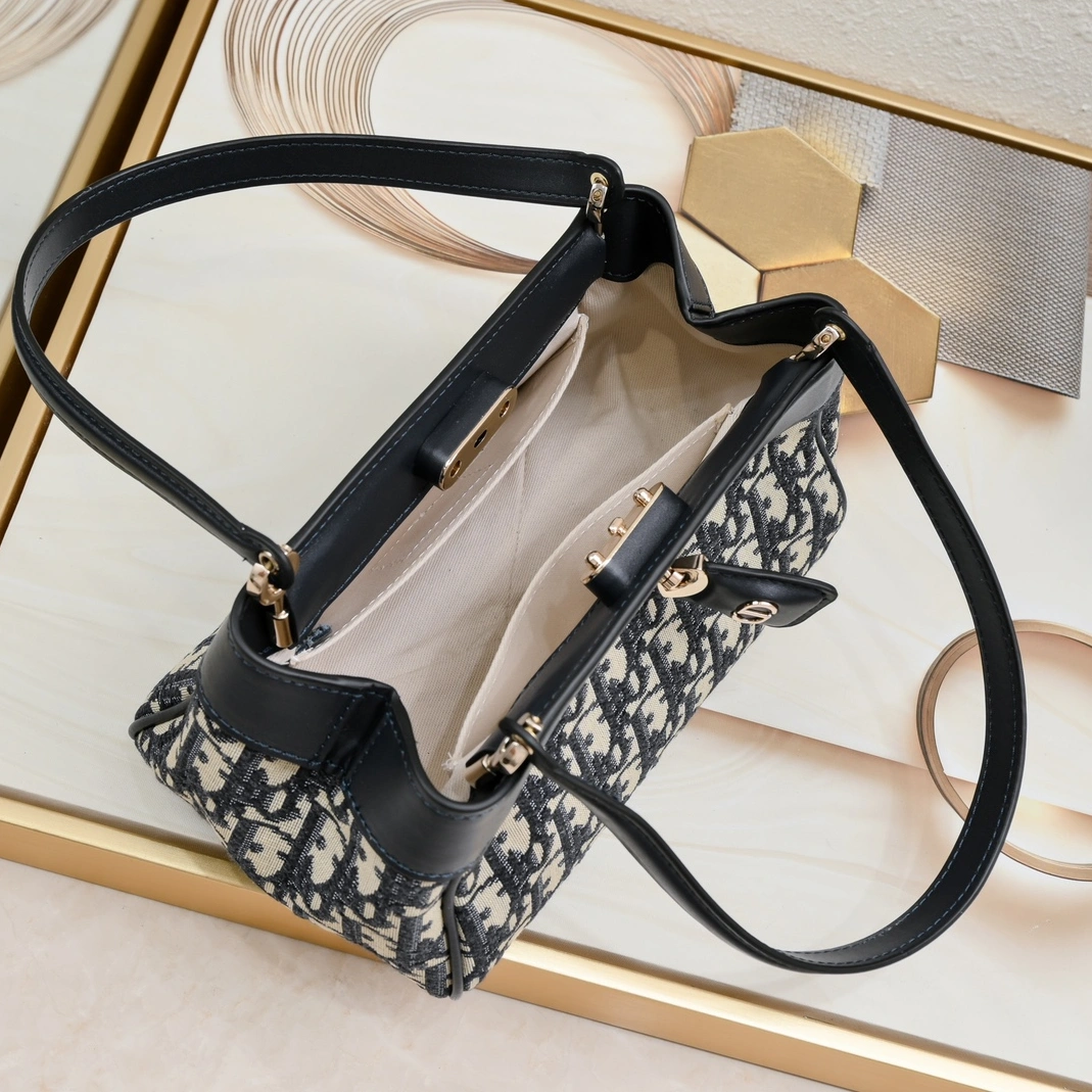 SportInspired 7672 Christian Dior AAA Quality Shoulder Bags For Women