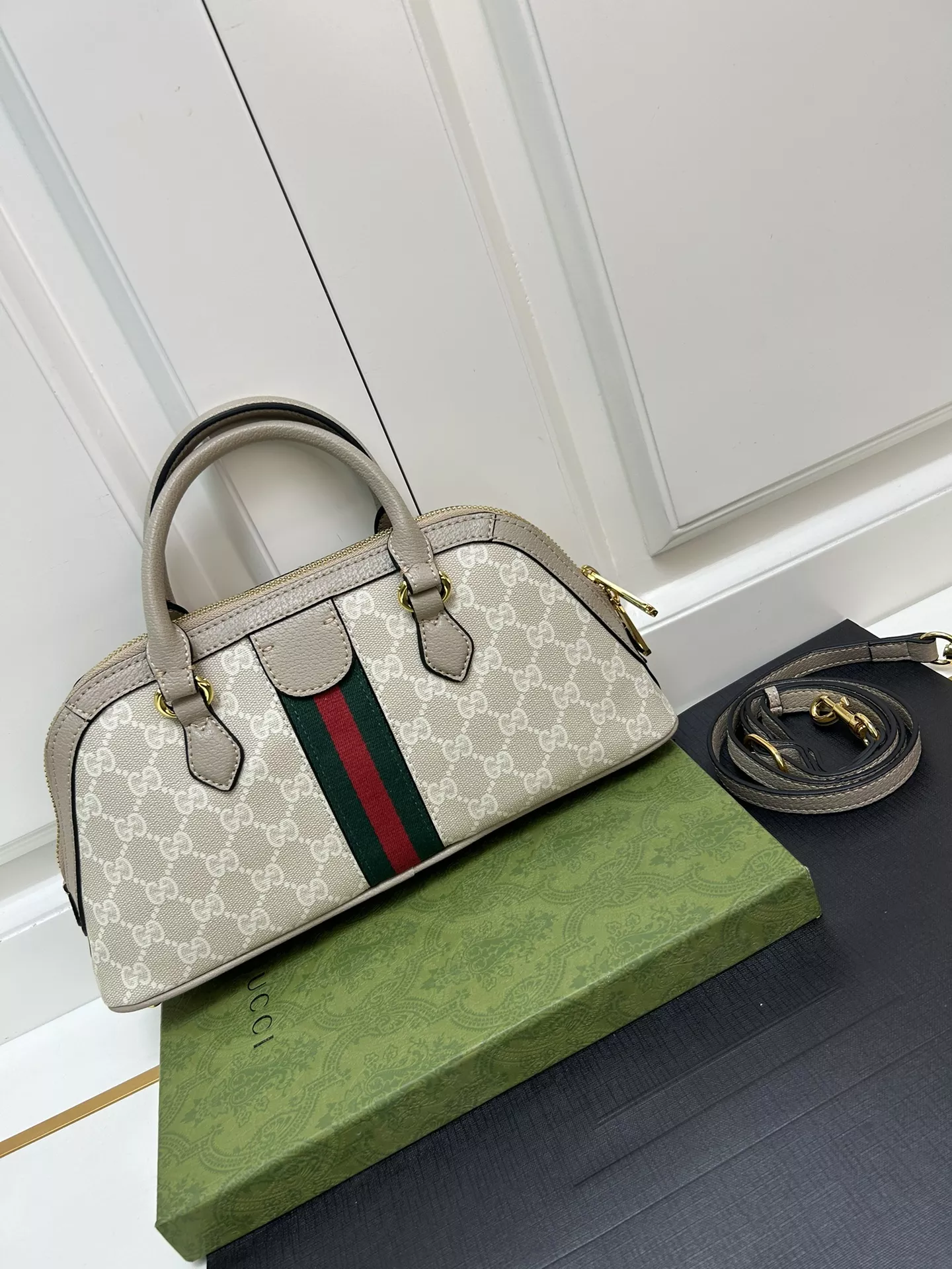 SportInspired 8638 Gucci AAA Quality Handbags For Women