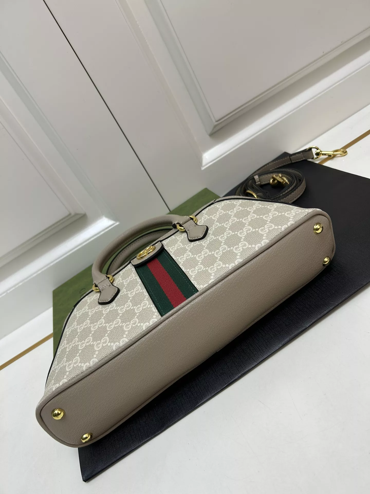 SportInspired 8638 Gucci AAA Quality Handbags For Women