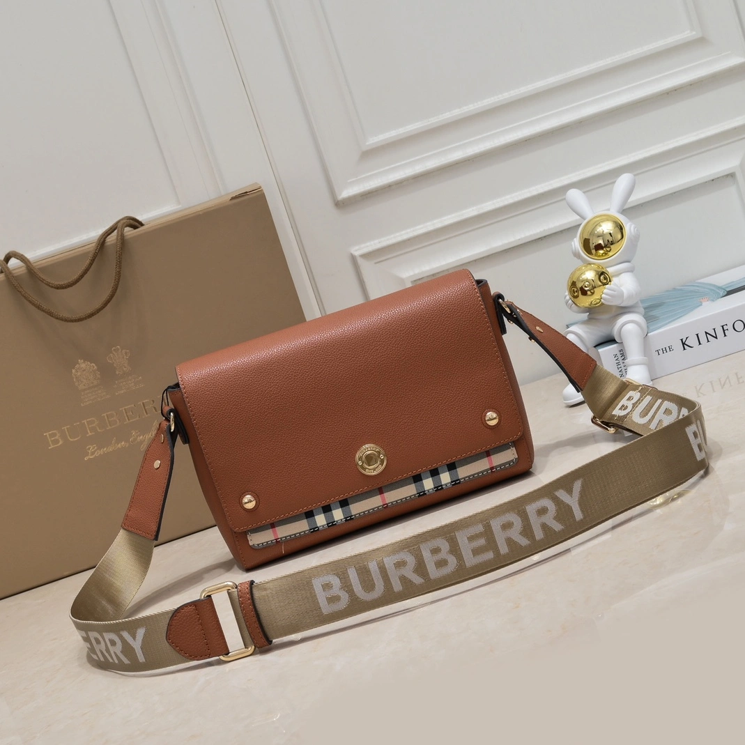 SportInspired 8716 Burberry AAA Quality Messenger Bags For Women