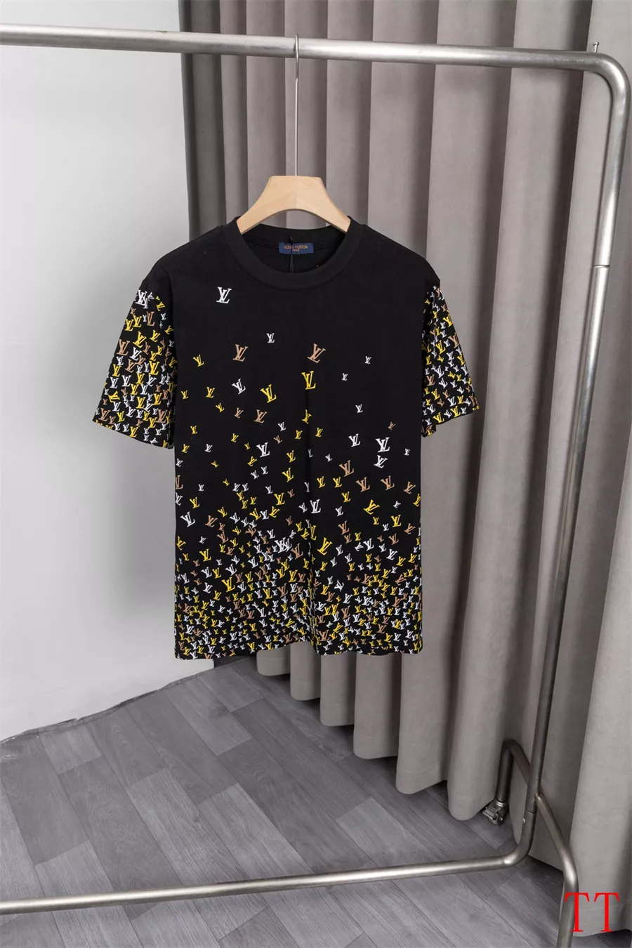 SportInspired 8779 Louis Vuitton LV T-Shirts Short Sleeved For Men