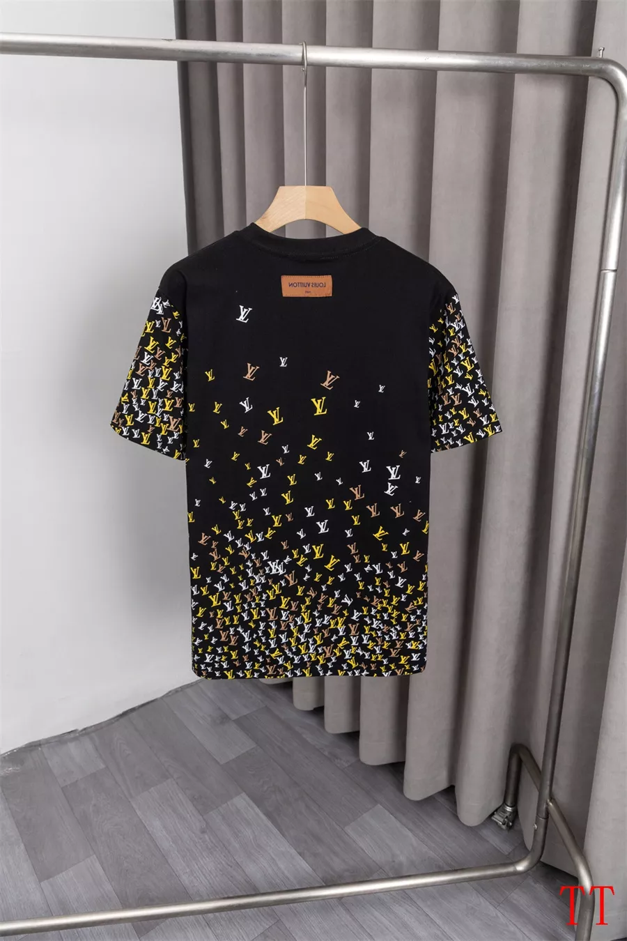 SportInspired 8779 Louis Vuitton LV T-Shirts Short Sleeved For Men