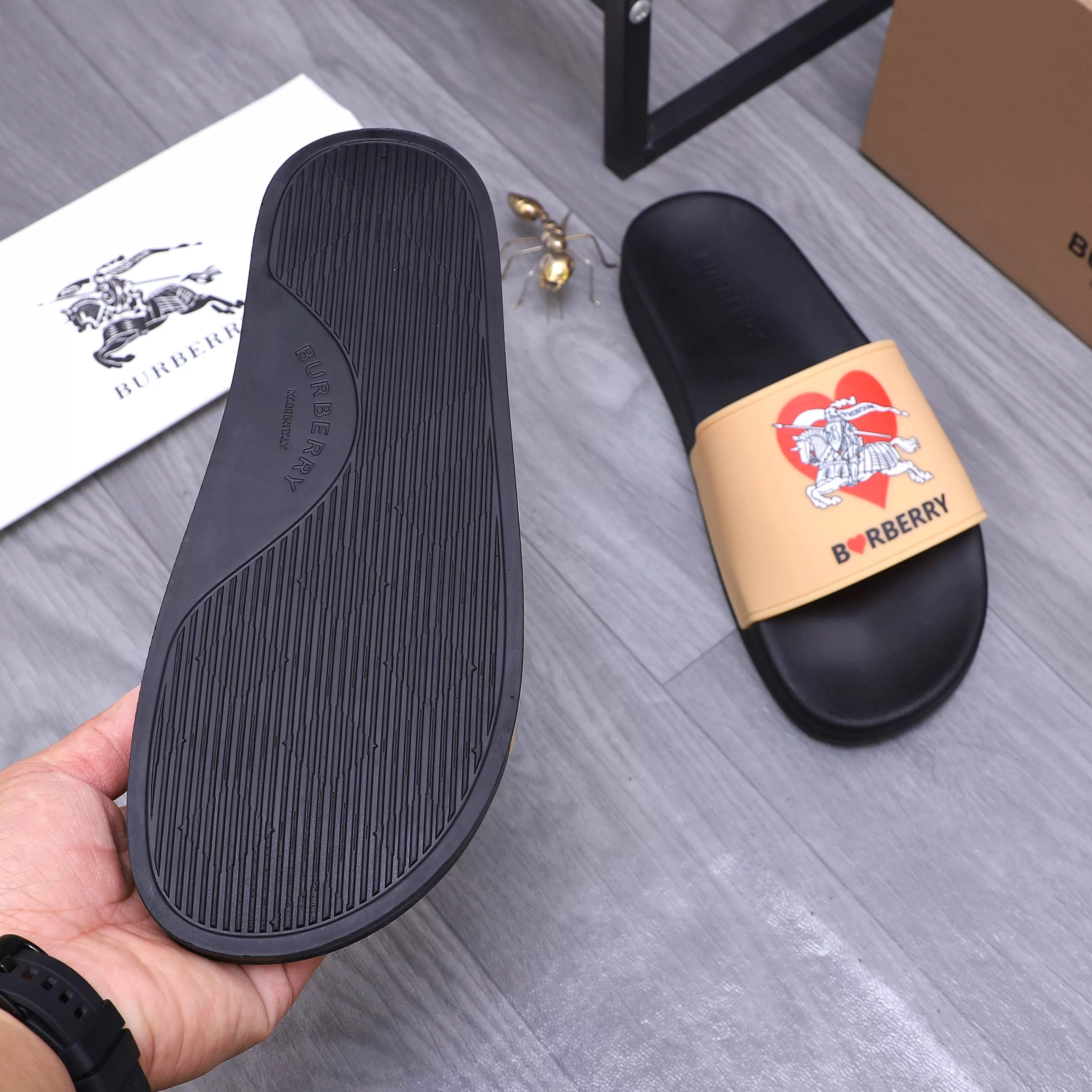 SportInspired 8816 Burberry Slippers For Women