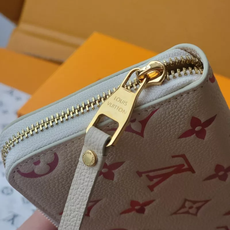SportInspired 931 Louis Vuitton AAA Quality Card Case