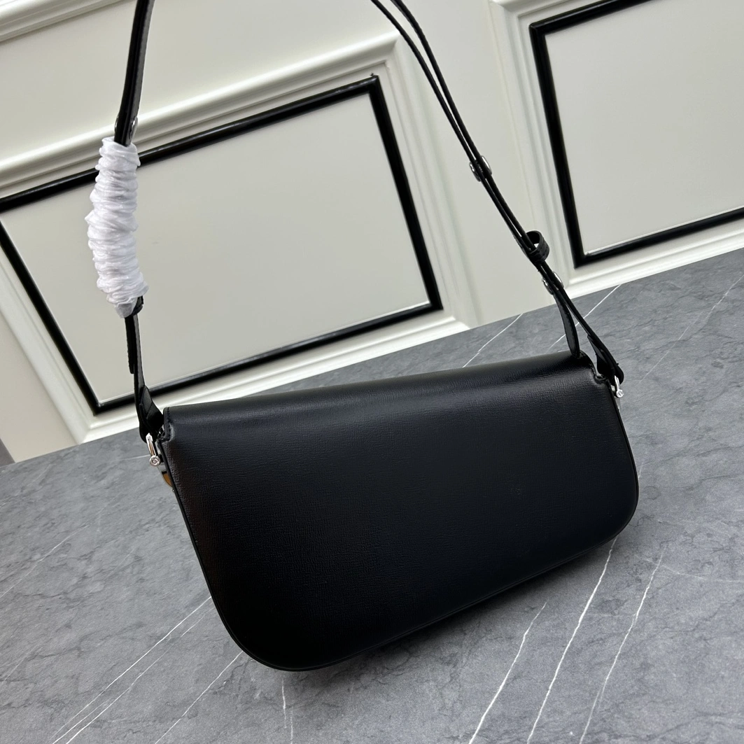 SportInspired 932 Gucci AAA Quality Shoulder Bags For Women