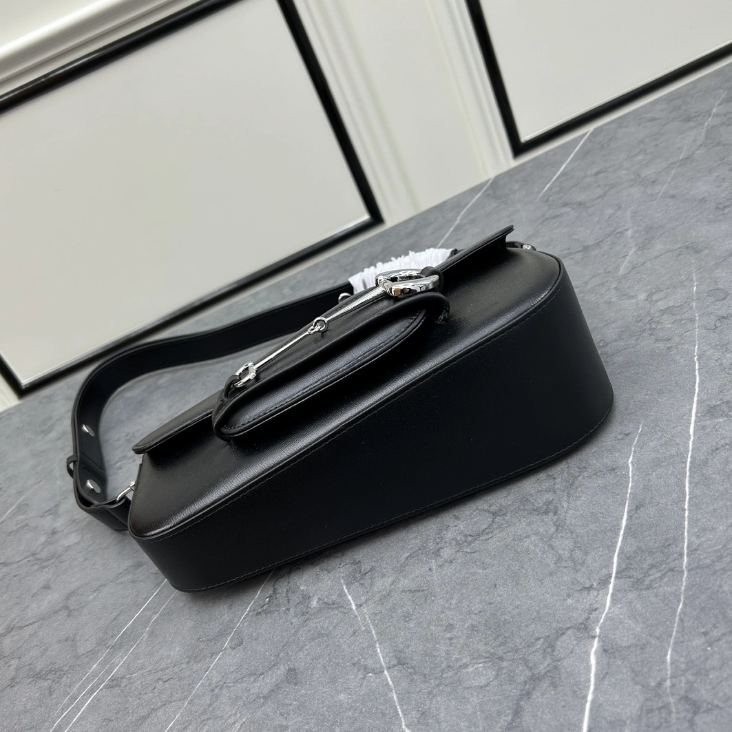SportInspired 932 Gucci AAA Quality Shoulder Bags For Women