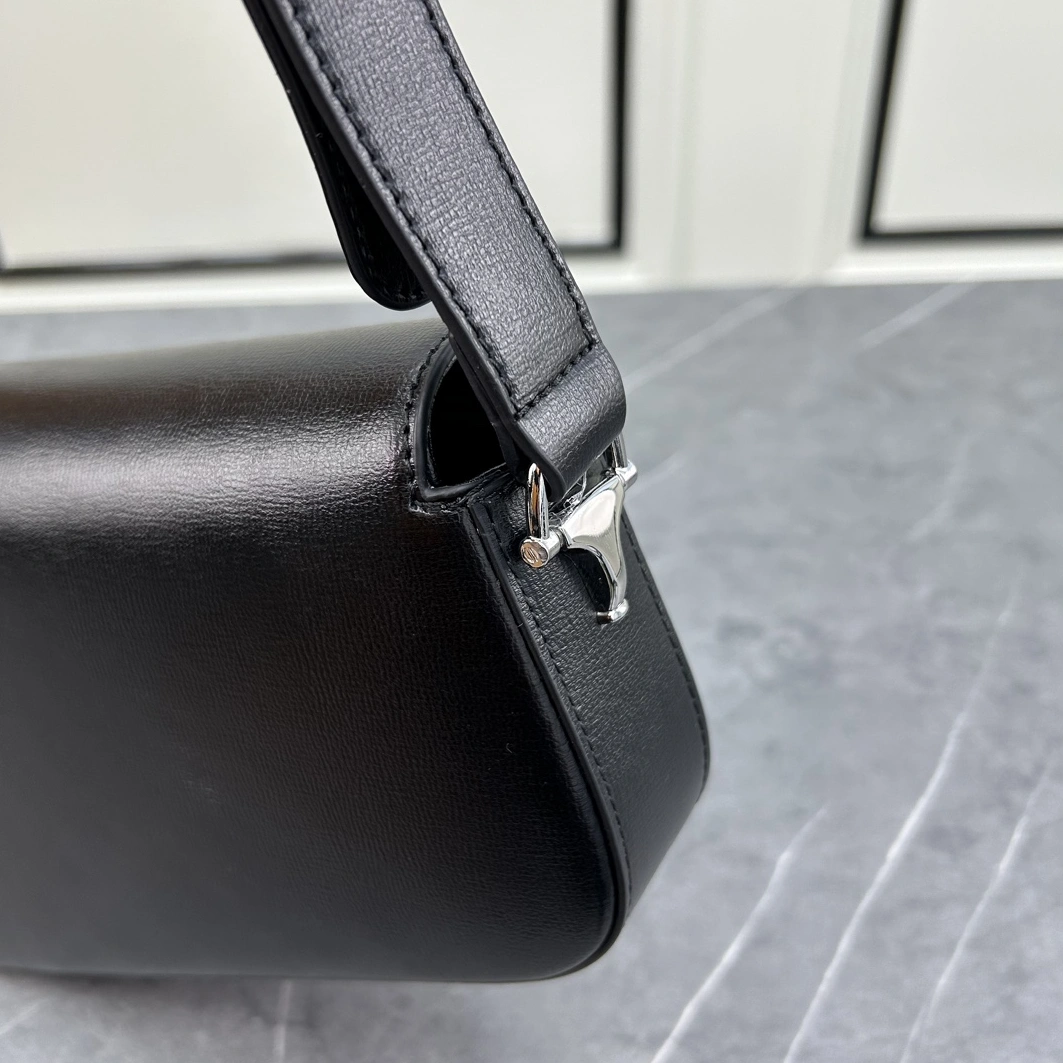 SportInspired 932 Gucci AAA Quality Shoulder Bags For Women