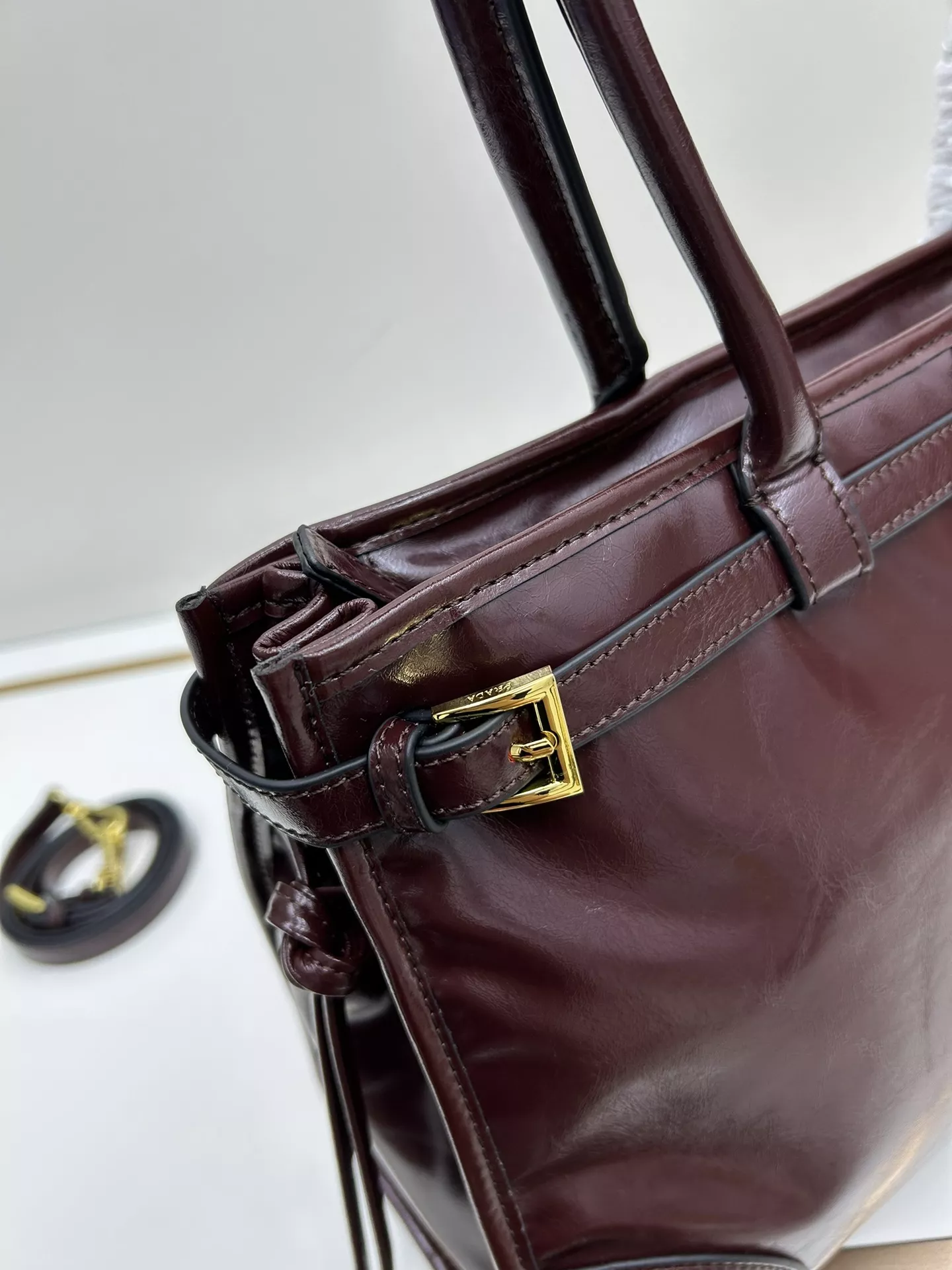 SportInspired 9622 Prada AAA Quality Handbags For Women