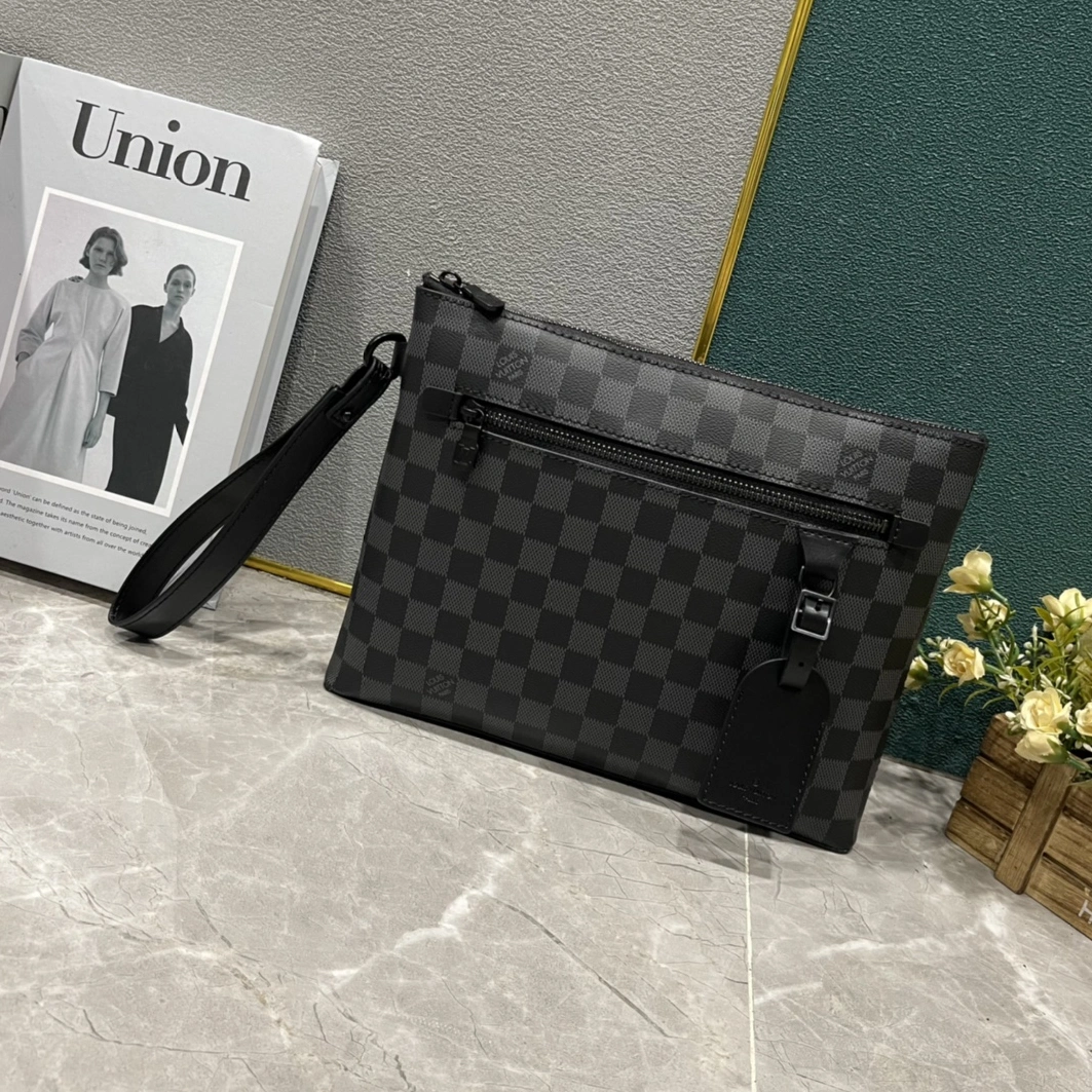 SportInspired 9888 Louis Vuitton AAA Man Wallets