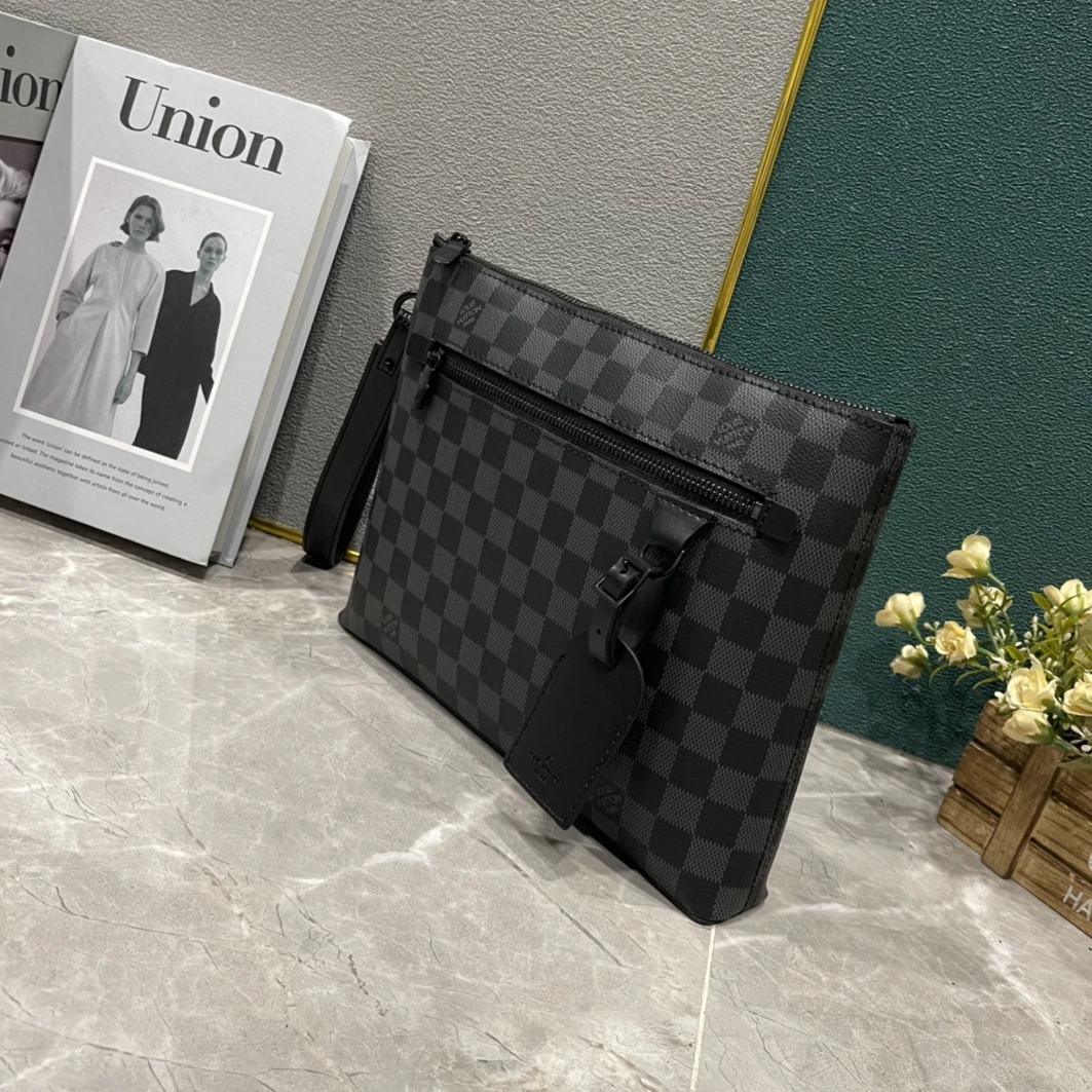 SportInspired 9888 Louis Vuitton AAA Man Wallets