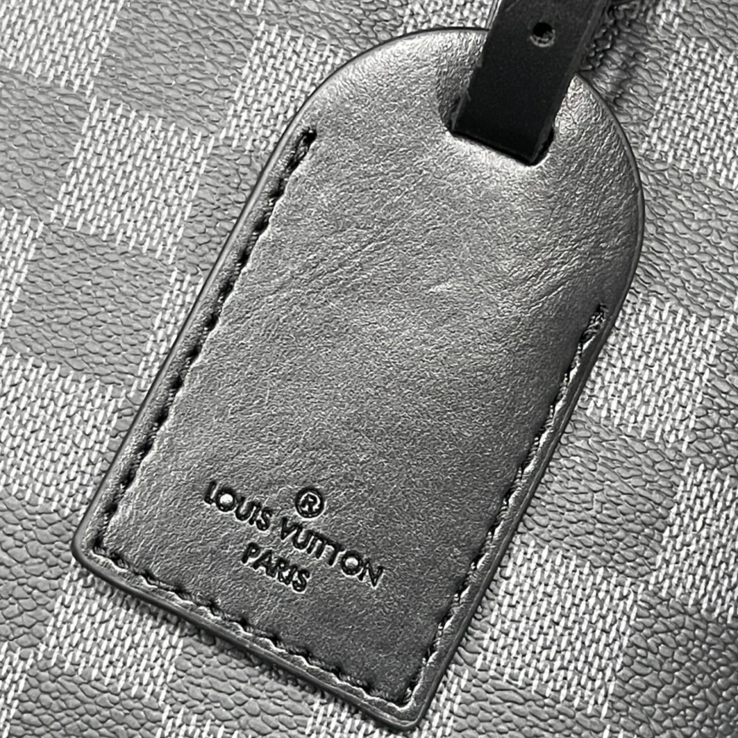 SportInspired 9888 Louis Vuitton AAA Man Wallets