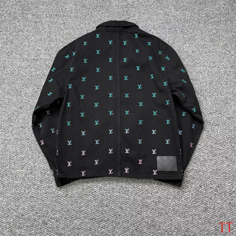 SportInspired 9931 Louis Vuitton LV Tracksuits Long Sleeved For Men