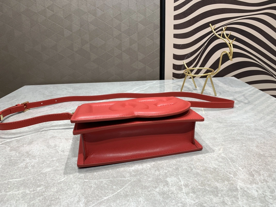 StreetReady 1205 Dolce & Gabbana D&G AAA Quality Messenger Bags For Women