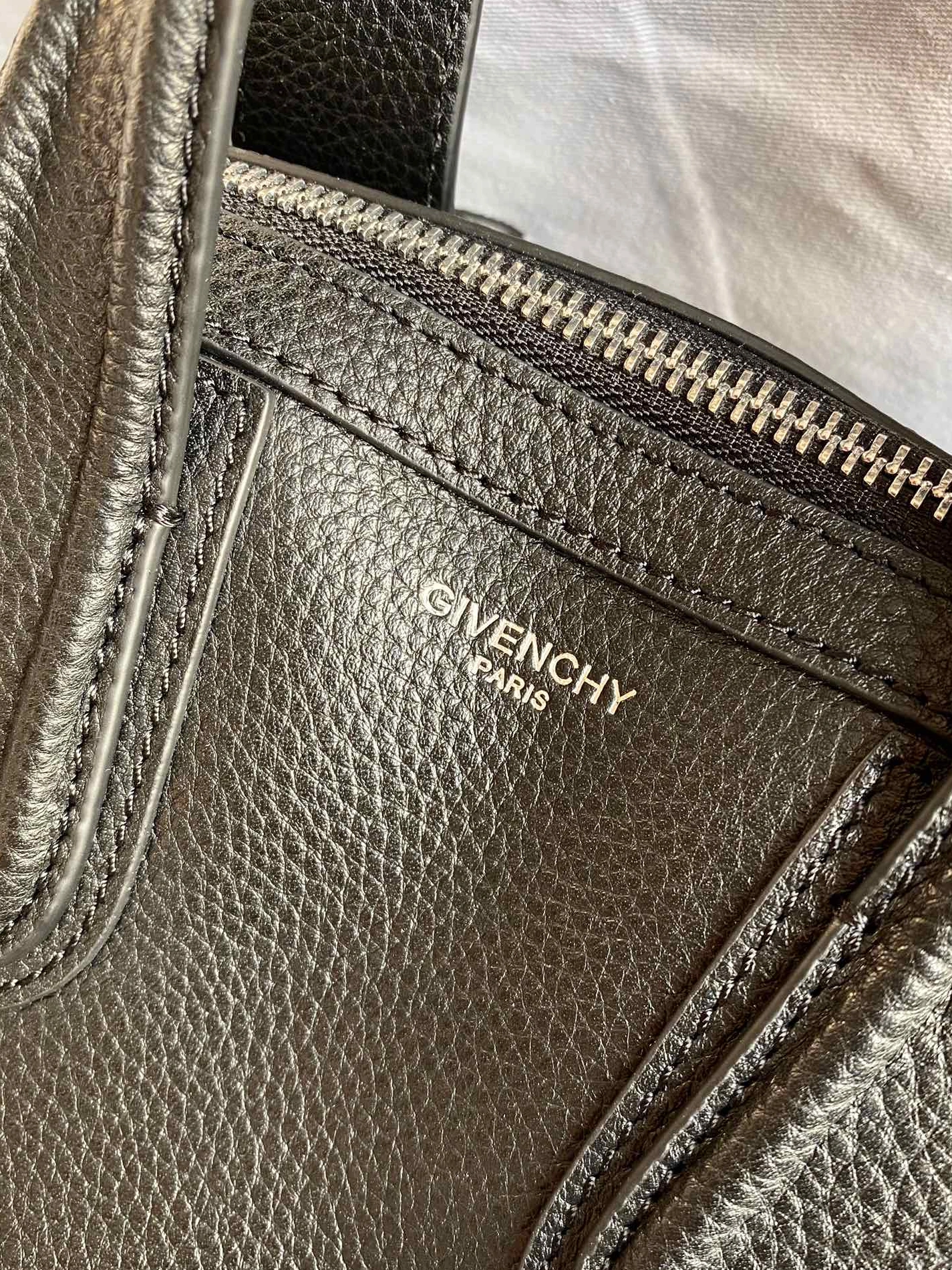 StreetReady 145 Givenchy AAA Quality Handbags For Women