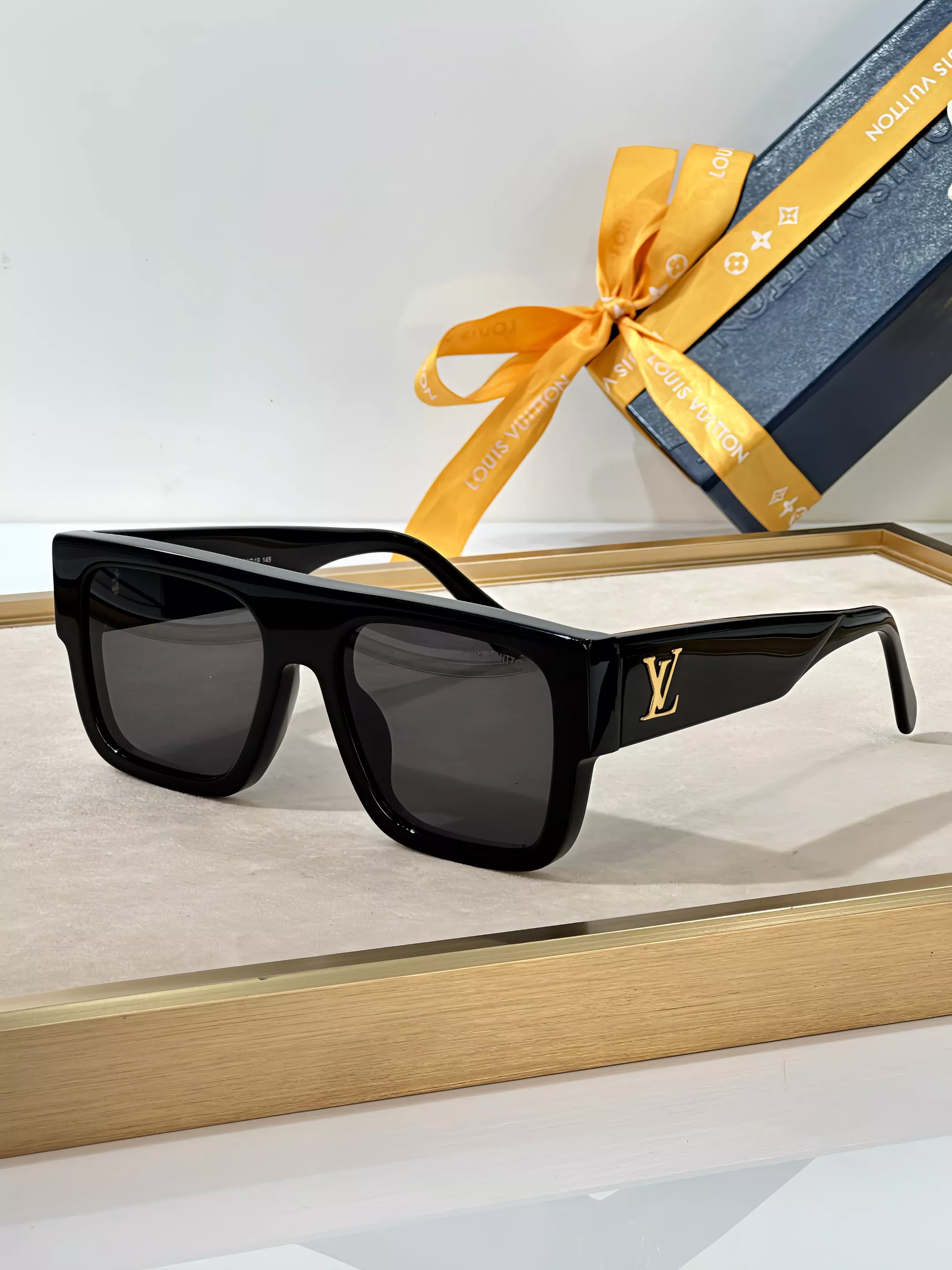 StreetReady 1460 Louis Vuitton AAA Quality Sunglasses