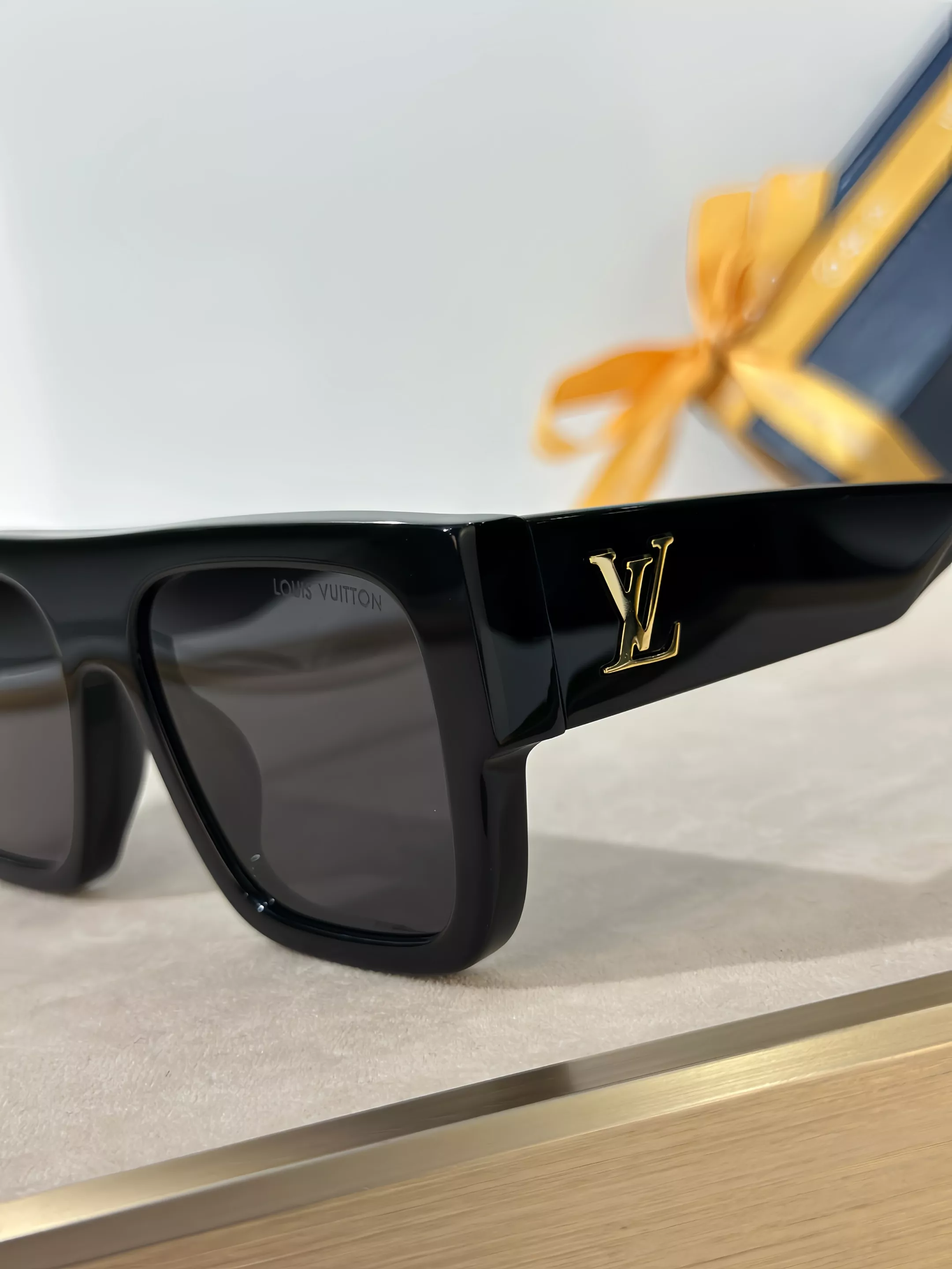 StreetReady 1460 Louis Vuitton AAA Quality Sunglasses