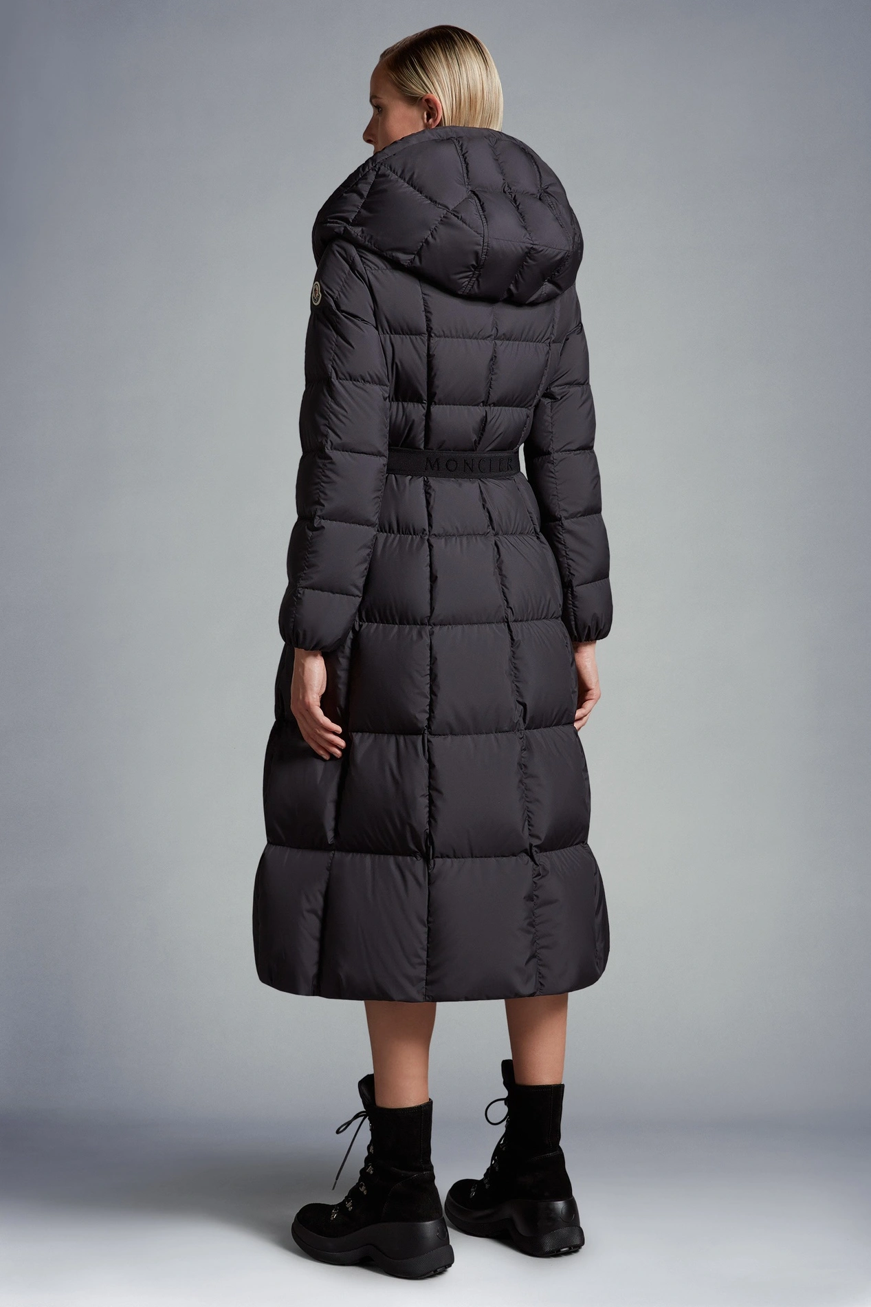 StreetReady 1686 Moncler Down Feather Coat Long Sleeved For Women