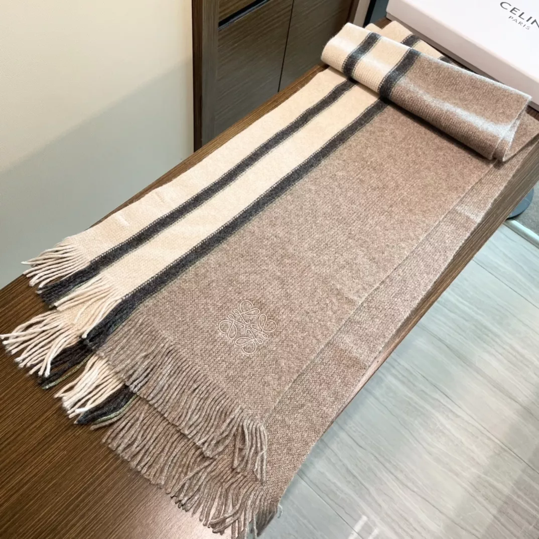 StreetReady 1704 LOEWE Scarf For Women