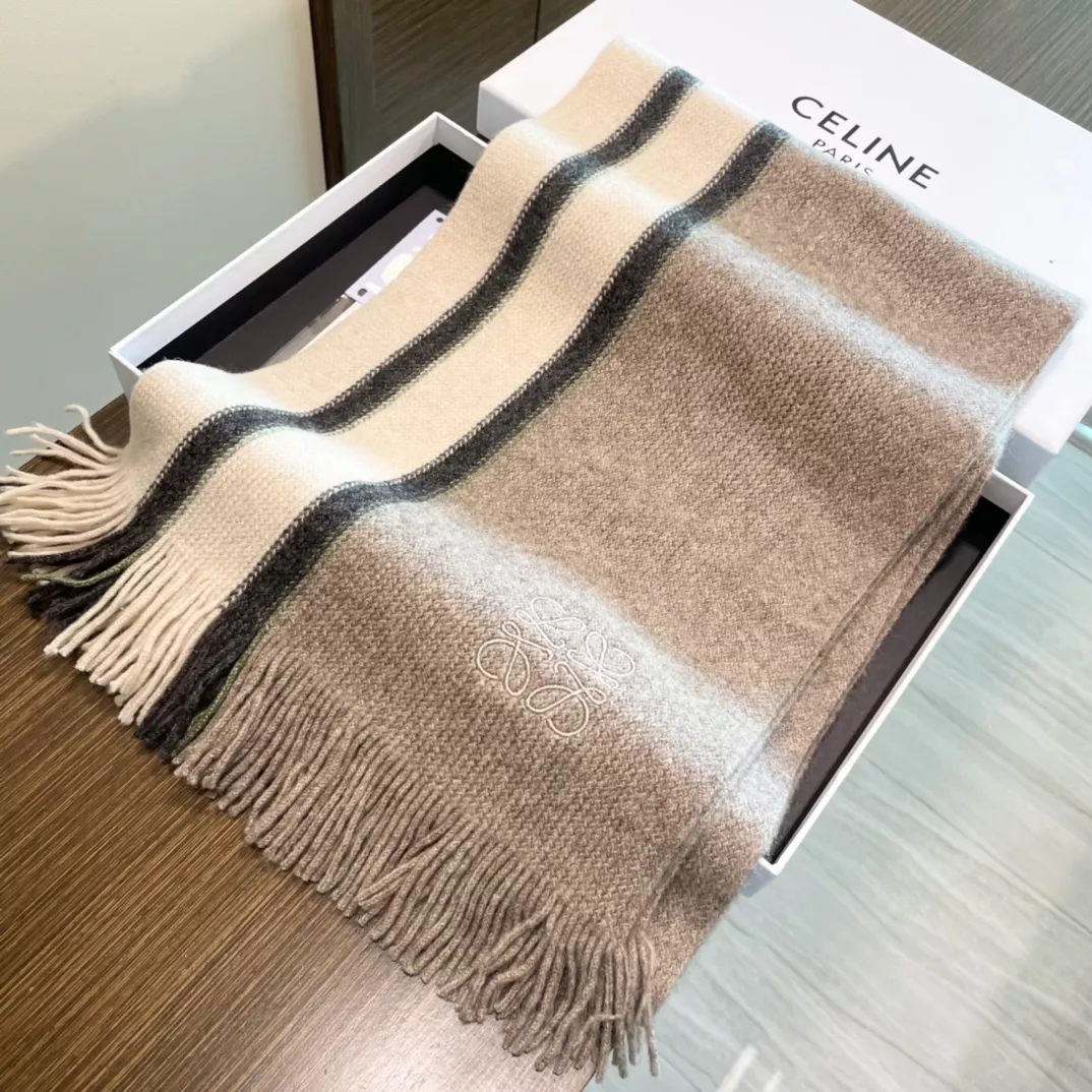 StreetReady 1704 LOEWE Scarf For Women