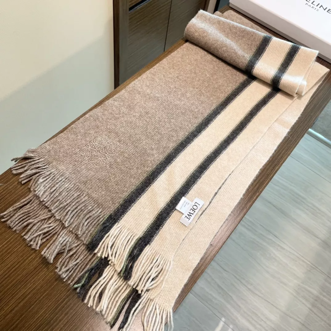 StreetReady 1704 LOEWE Scarf For Women