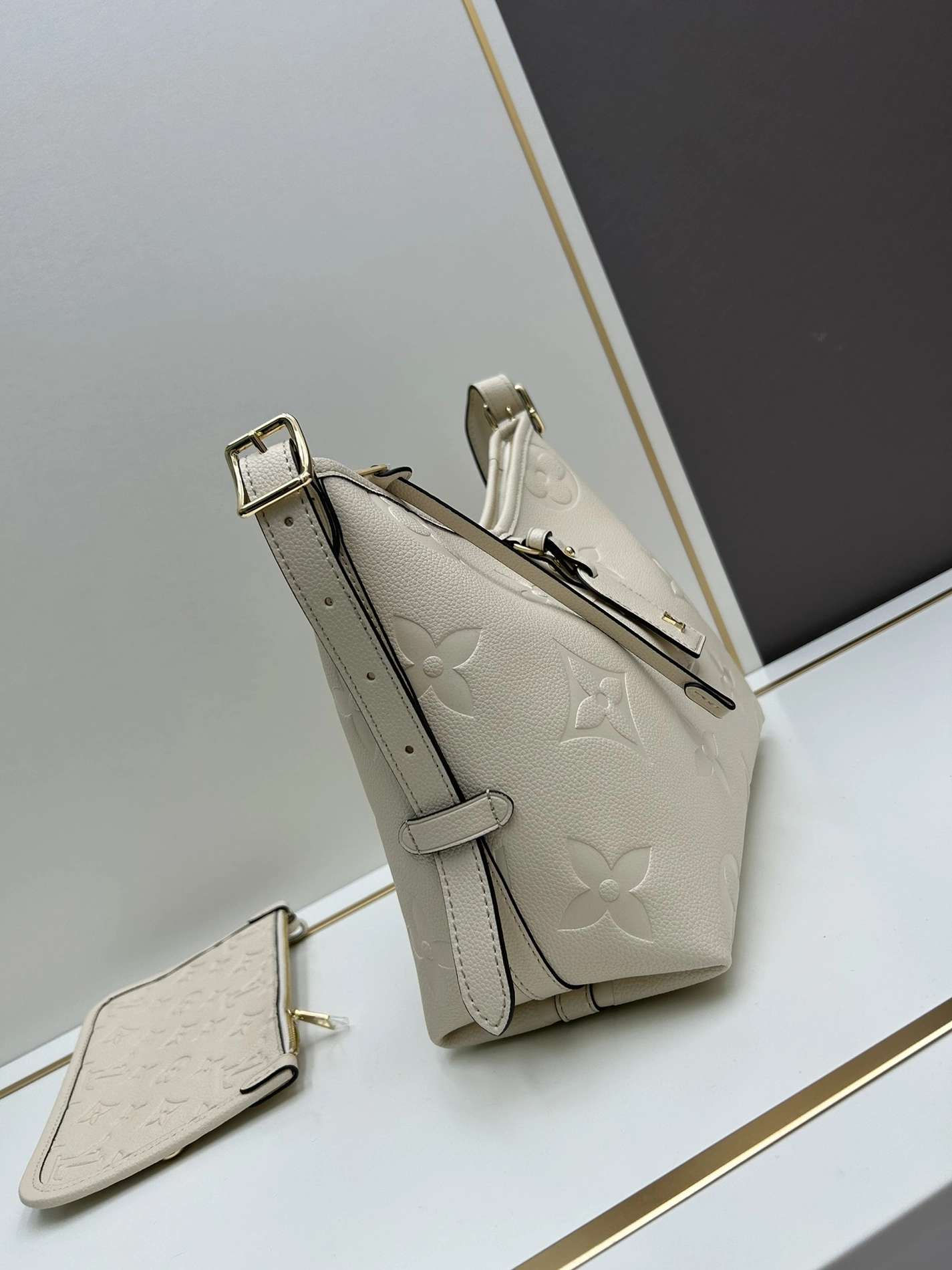 StreetReady 1962 Louis Vuitton AAA Quality Shoulder Bags For Women