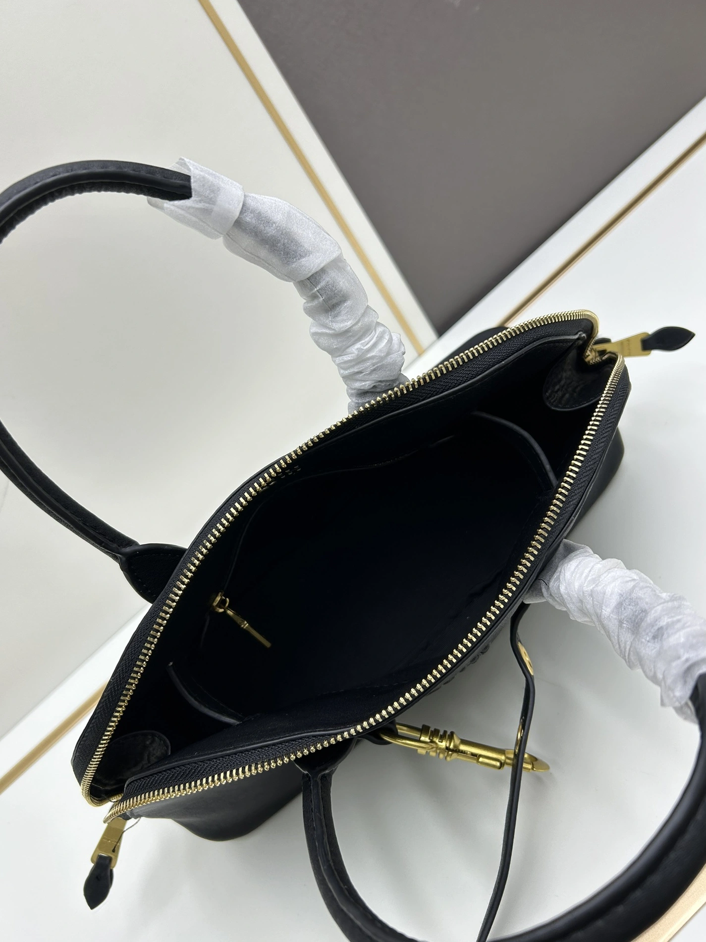 StreetReady 2099 MIU MIU AAA Quality Handbags For Women