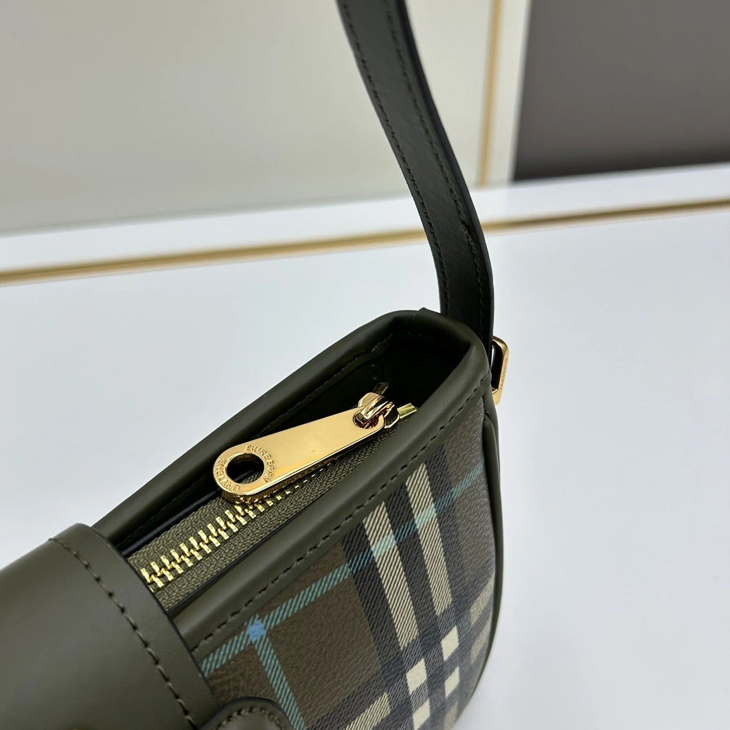 StreetReady 2606 Burberry AAA Quality Shoulder Bags For Women