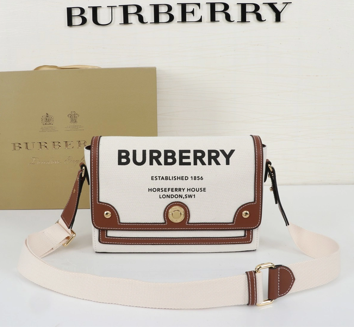 StreetReady 2937 Burberry AAA Messenger Bags For Women
