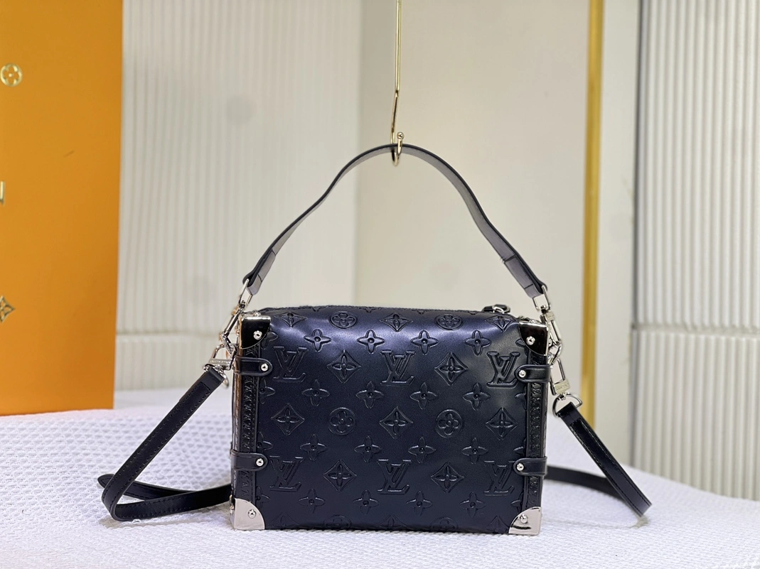 StreetReady 3091 Louis Vuitton AAA Quality Messenger Bags For Unisex