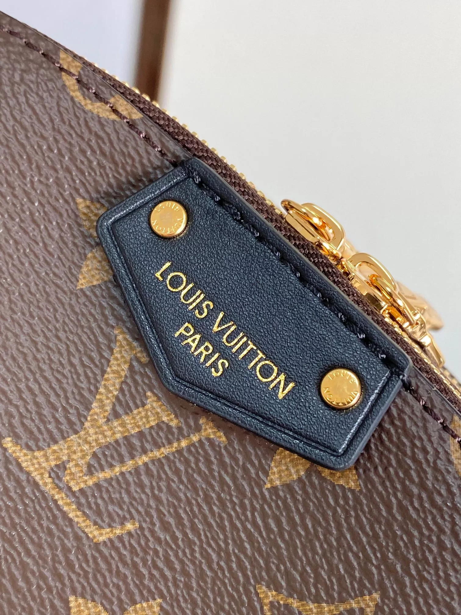 StreetReady 3126 Louis Vuitton AAA Quality Messenger Bags For Women