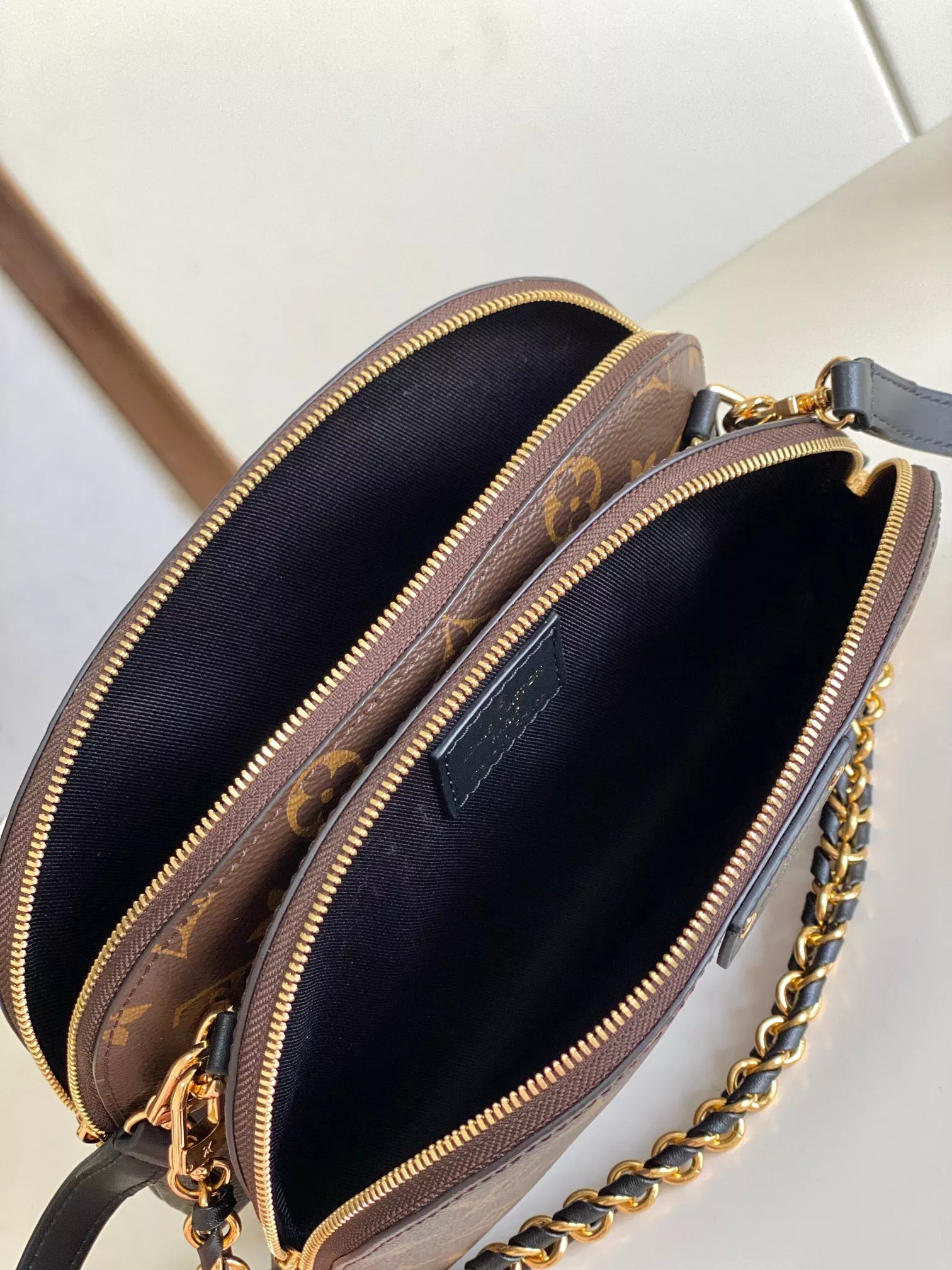 StreetReady 3126 Louis Vuitton AAA Quality Messenger Bags For Women