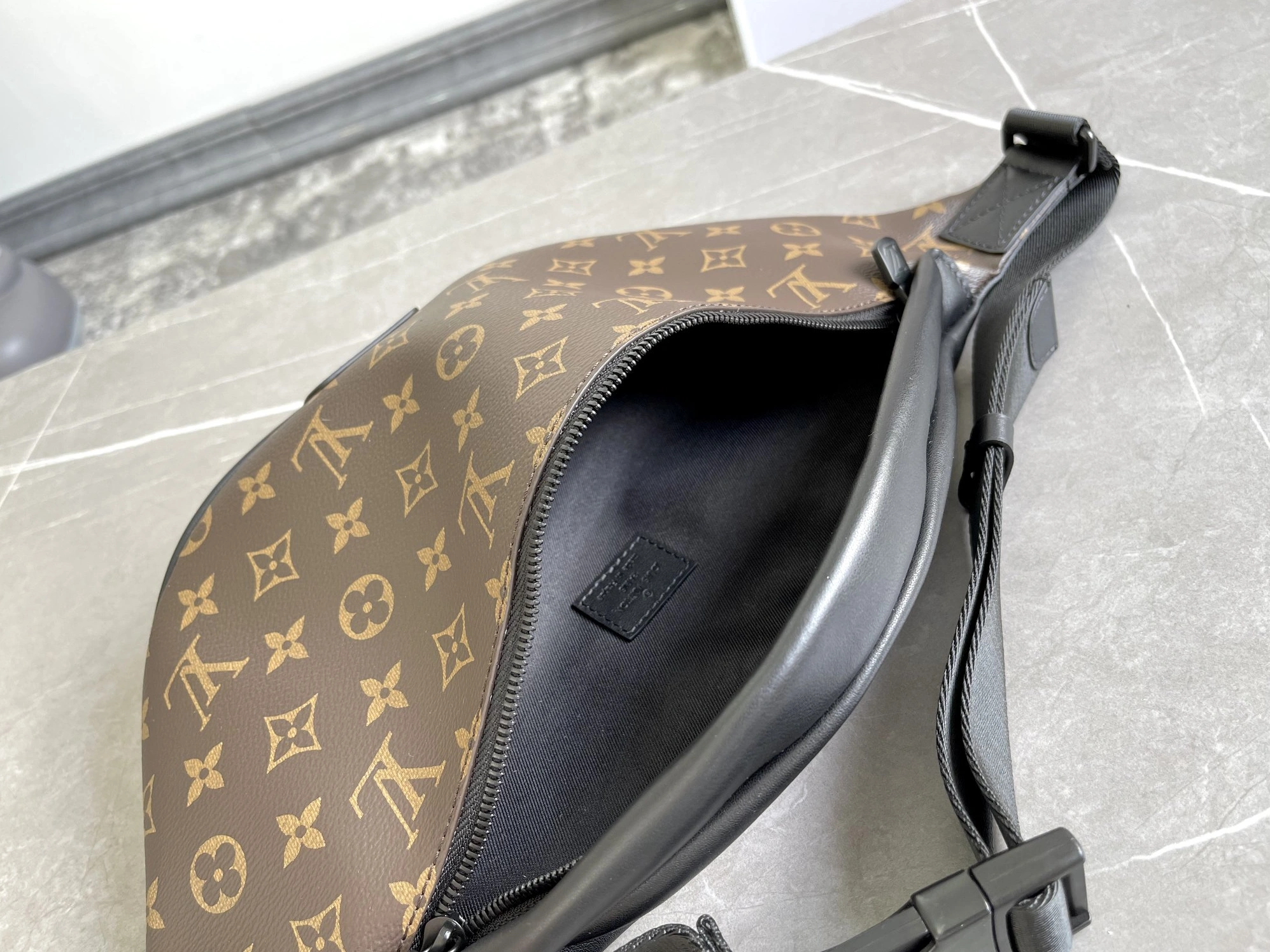 StreetReady 3191 Louis Vuitton LV AAA Quality Belt Bags