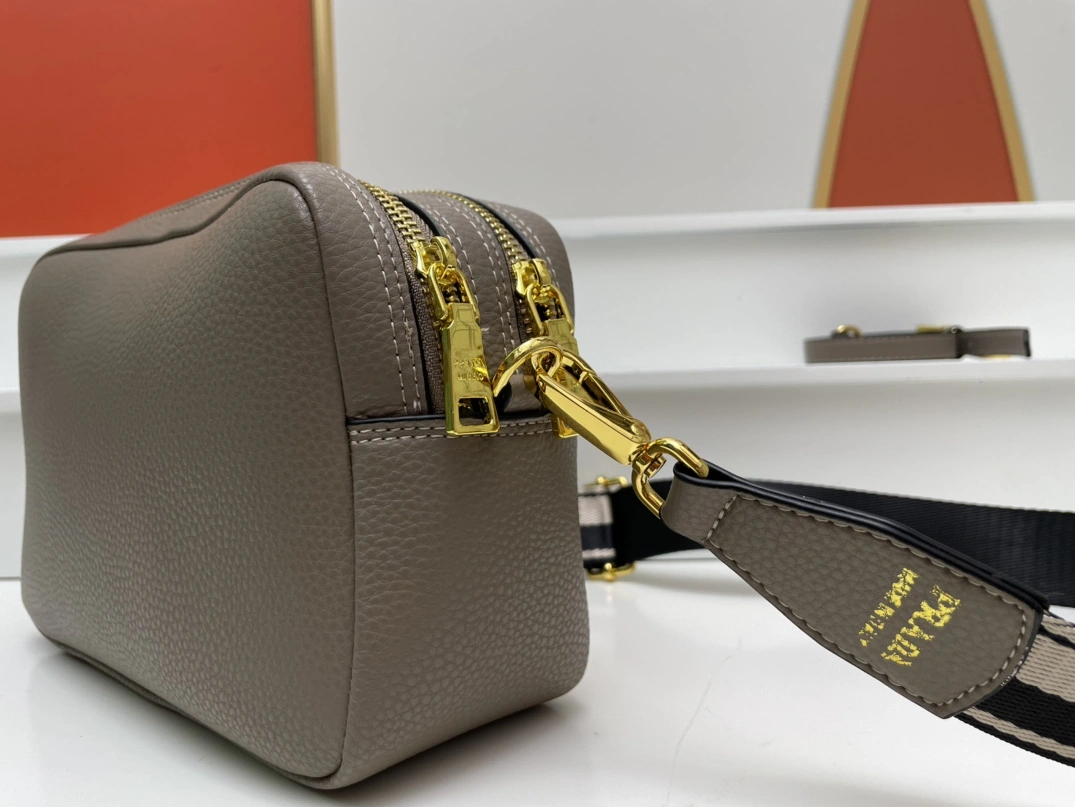 StreetReady 3675 Prada AAA Quality Messenger Bags For Women