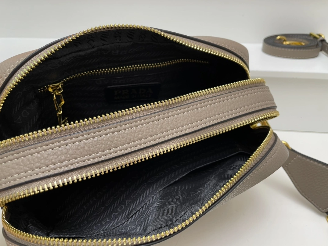 StreetReady 3675 Prada AAA Quality Messenger Bags For Women