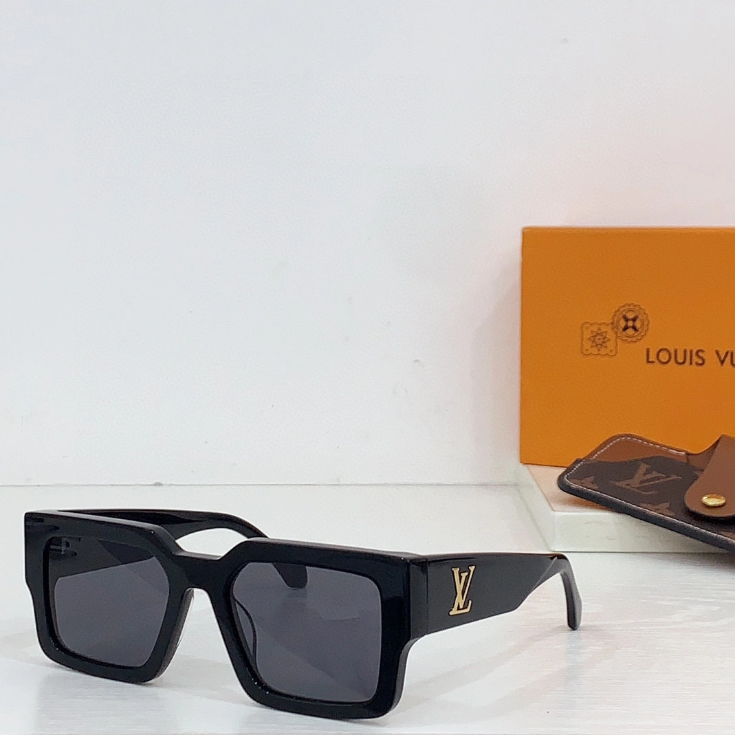 StreetReady 412 Louis Vuitton AAA Quality Sunglasses