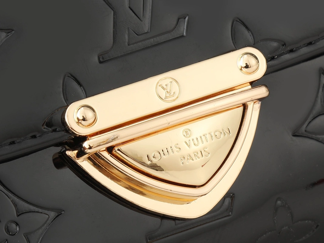 StreetReady 4157 Louis Vuitton AAA Quality Messenger Bags For Women