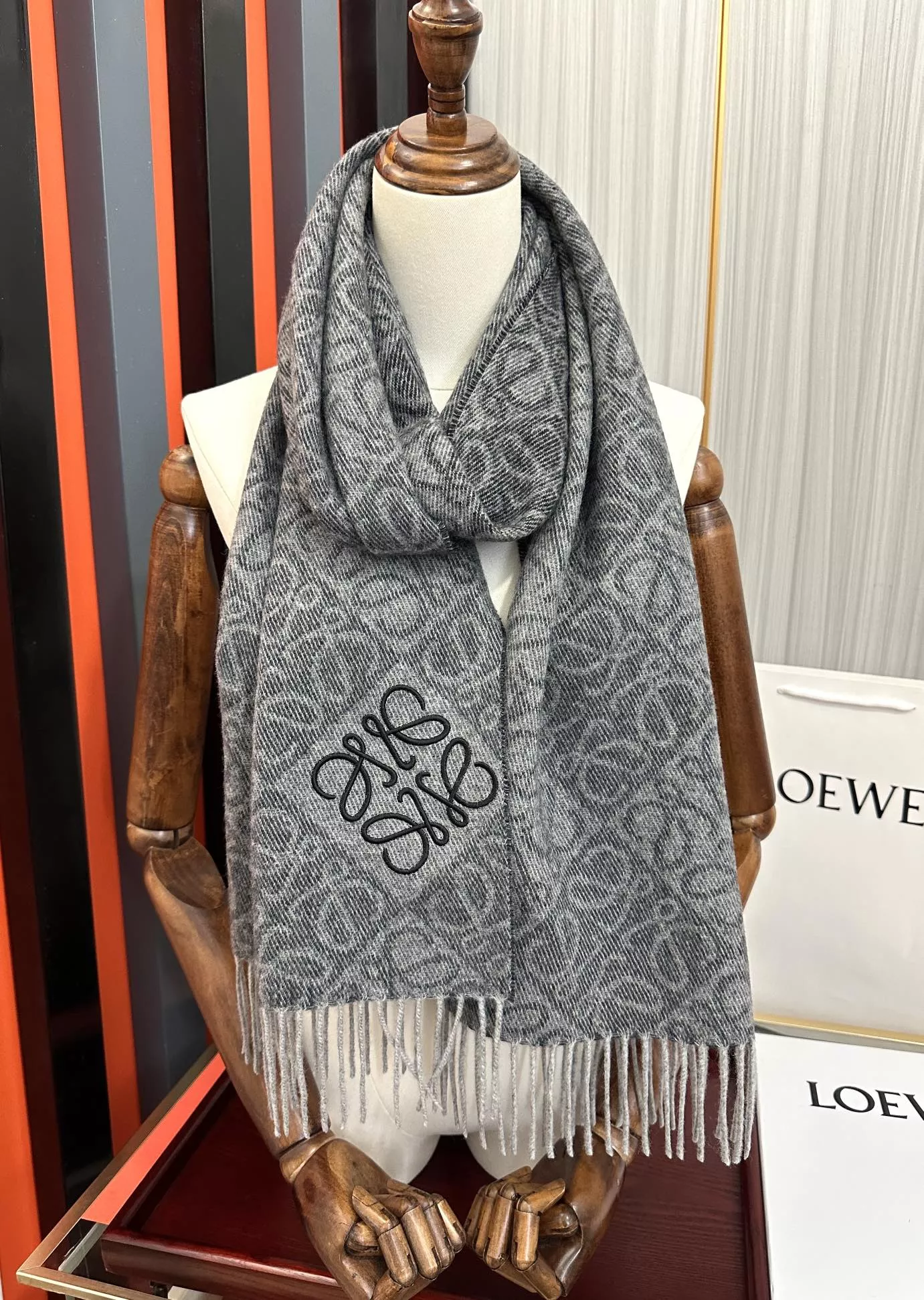 StreetReady 4386 LOEWE Scarf For Unisex
