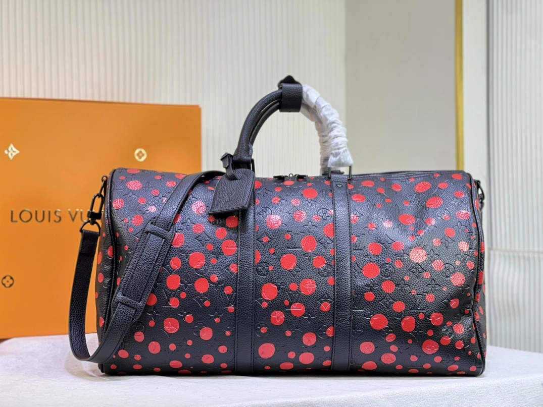 StreetReady 4666 Louis Vuitton Travel Bags