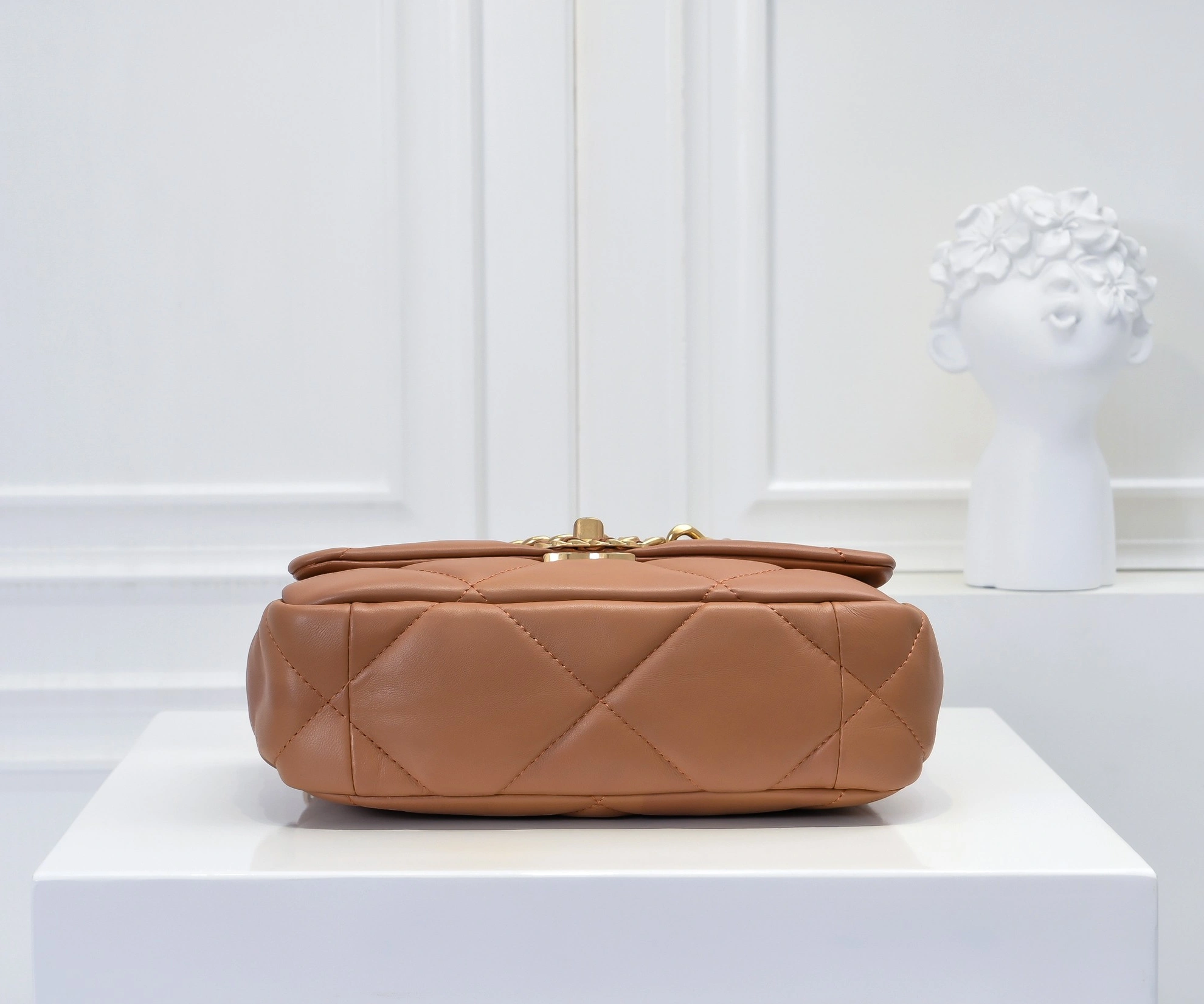 StreetReady 4704 Chanel AAA Quality Messenger Bags For Women