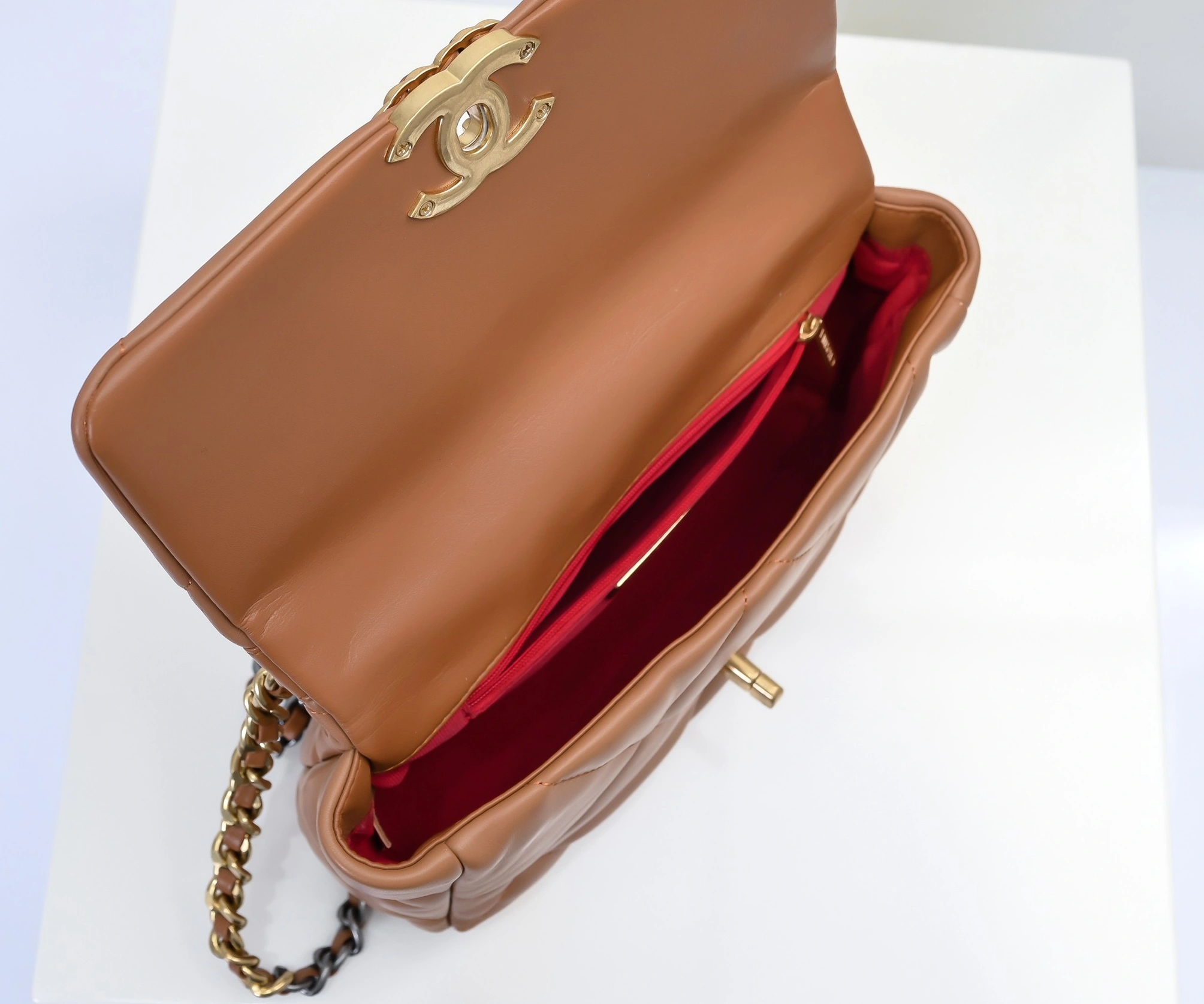 StreetReady 4704 Chanel AAA Quality Messenger Bags For Women