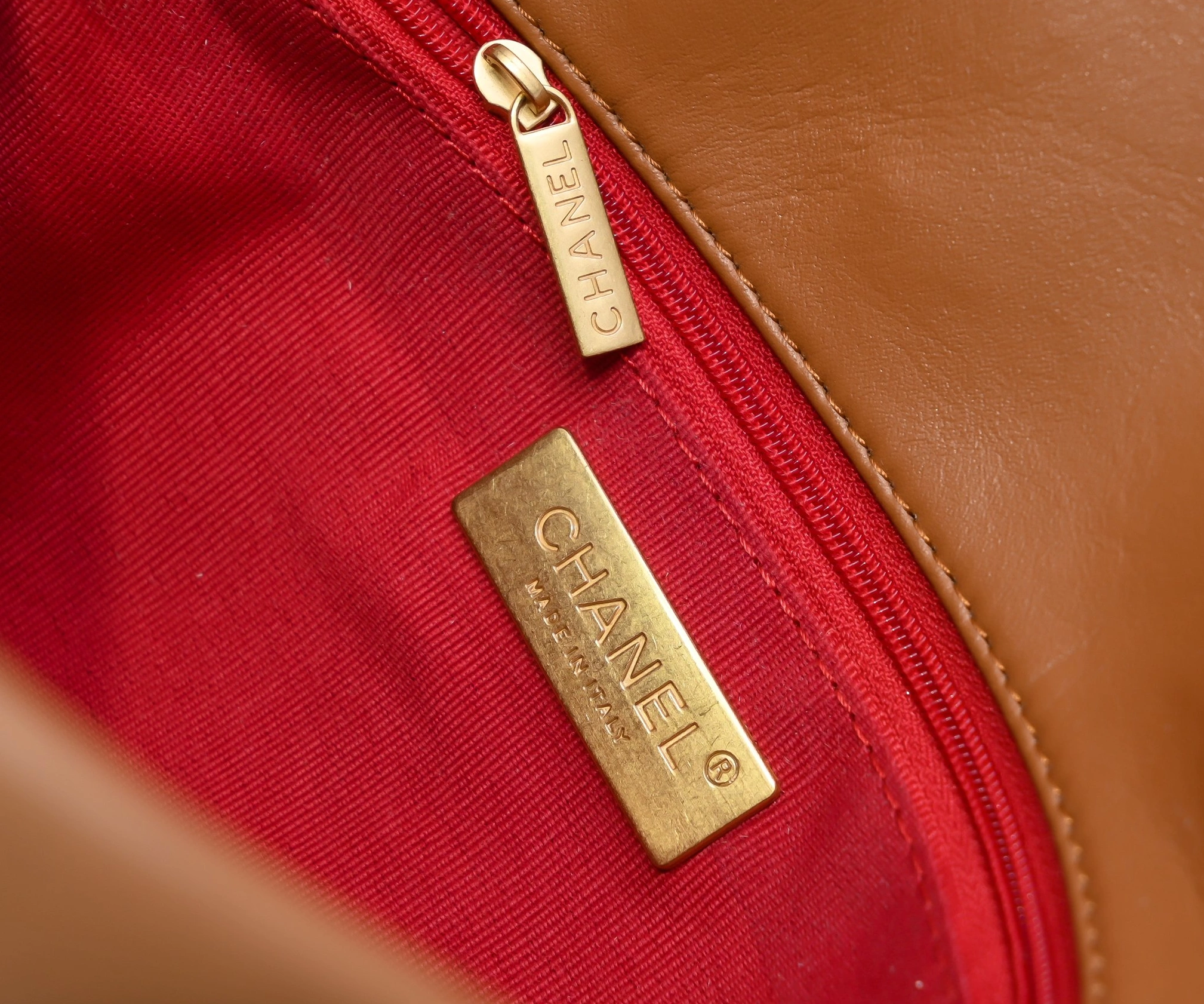 StreetReady 4704 Chanel AAA Quality Messenger Bags For Women