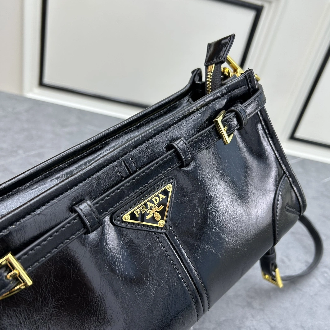 StreetReady 4756 Prada AAA Quality Messenger Bags For Women
