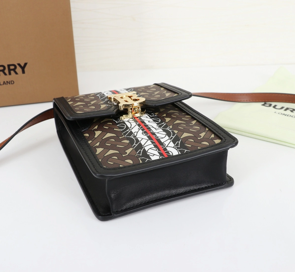 StreetReady 493 Burberry AAA Quality Messenger Bags For Women