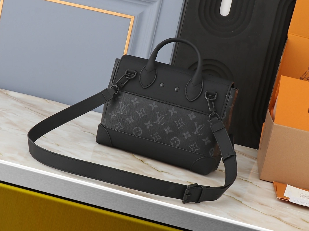 StreetReady 4961 Louis Vuitton AAA Quality Messenger Bags For Unisex