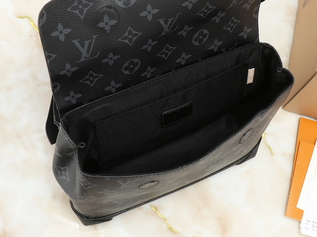 StreetReady 4961 Louis Vuitton AAA Quality Messenger Bags For Unisex