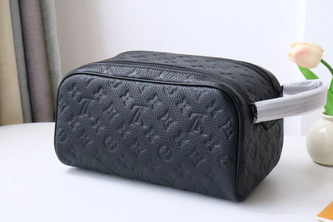 StreetReady 5020 Louis Vuitton AAA Quality Handbags