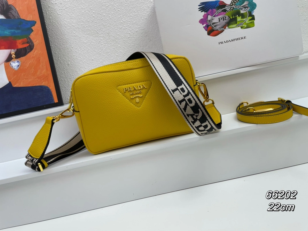 StreetReady 527 Prada AAA Quality Messenger Bags For Women