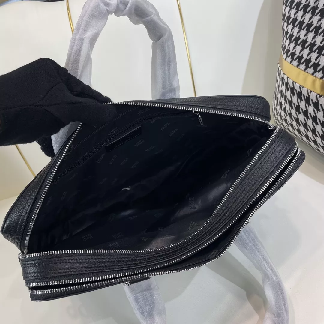 StreetReady 5328 Mont Blanc AAA Man Handbags