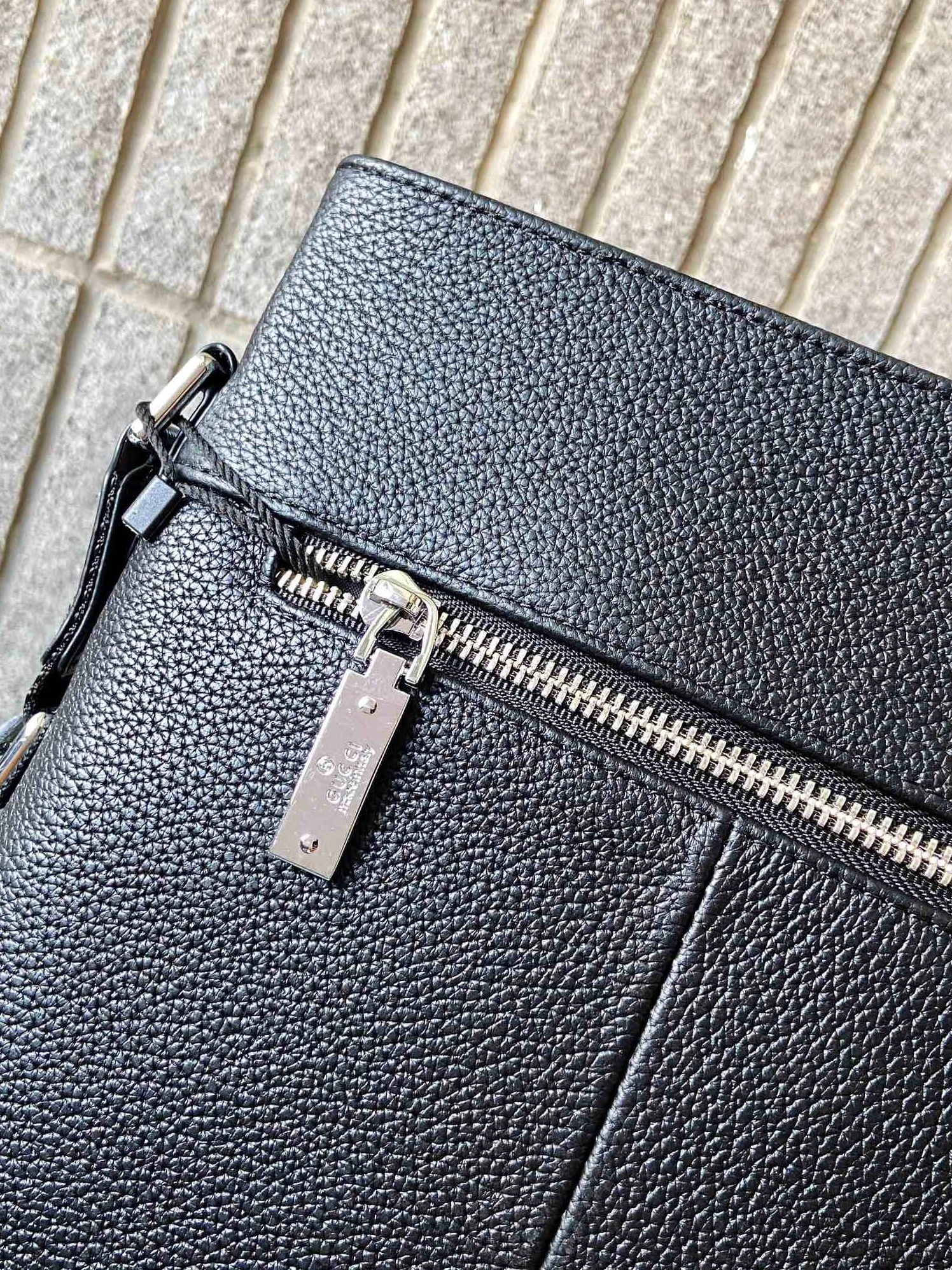 StreetReady 550 Gucci AAA Man Messenger Bags
