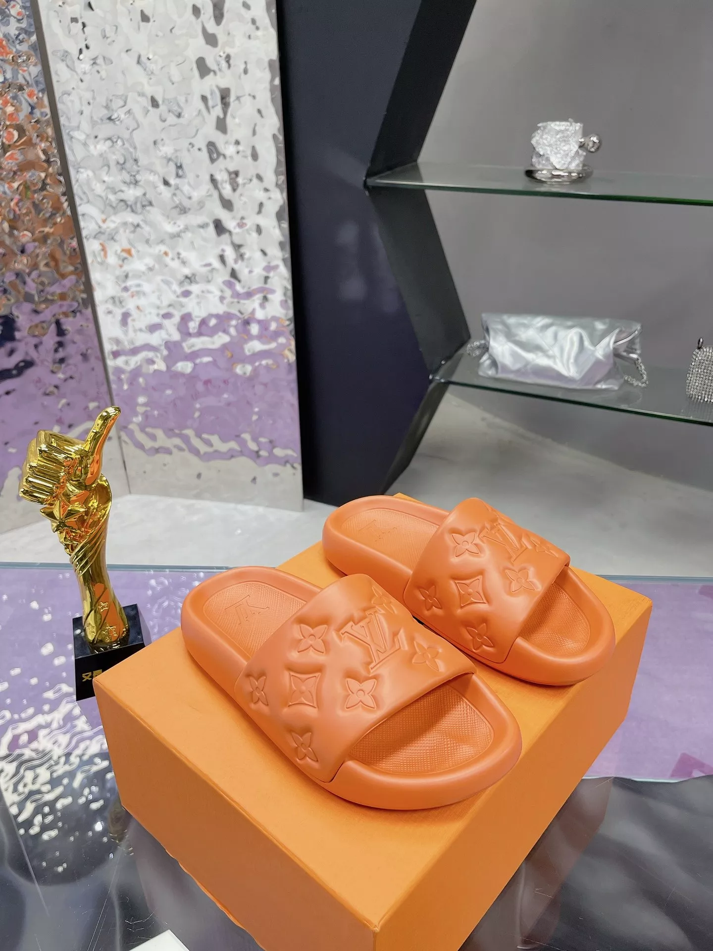 StreetReady 5615 Louis Vuitton Slippers For Men